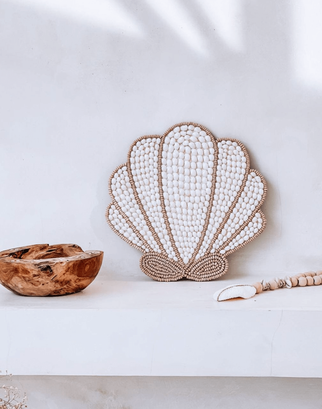 WALL DECORATION WITH BEACH SHELLS